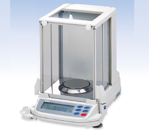 عکس نقد و بررسی ترازوی آزمایشگاهی AND مدل GR300